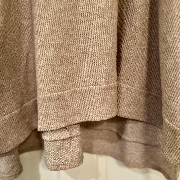 Hudson Gray Oversized Soft Turtleneck Sweater Oatmeal Hi-Low Hem M - Picture 4 of 8